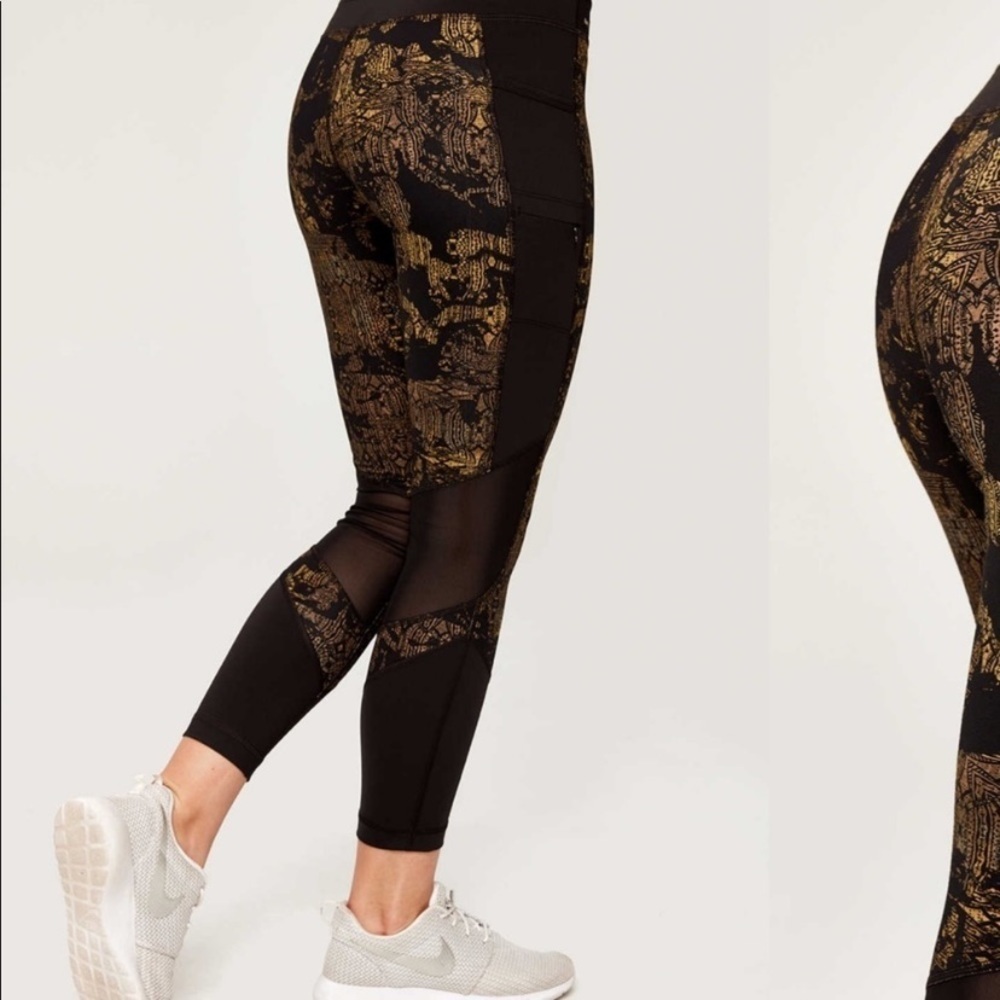 Lole Burst Black and Gold Print Ankle Leggings. Size Small. EUC - Picture 2 of 13